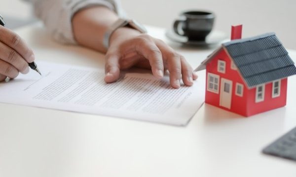 https://www.ihsanagapinar.av.tr/wp-content/uploads/2020/03/gayrimenkul-hukuku-min-600x360.jpg